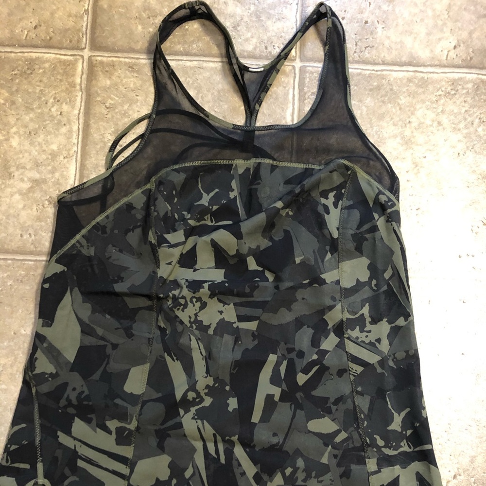 Lululemon Camo 5 mile singlet